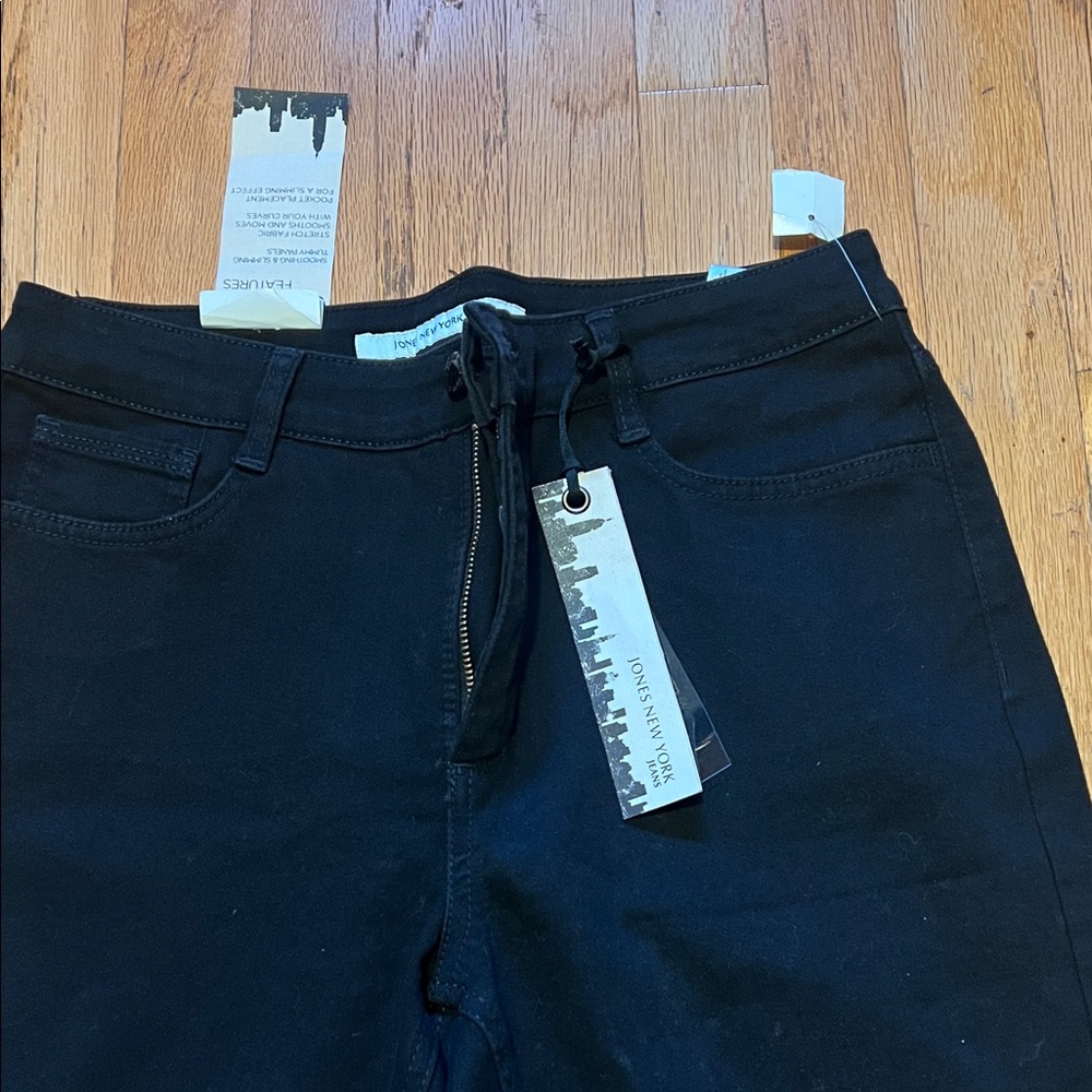 Jones New York NWT Women's Straight Leg Jeans - Black 10